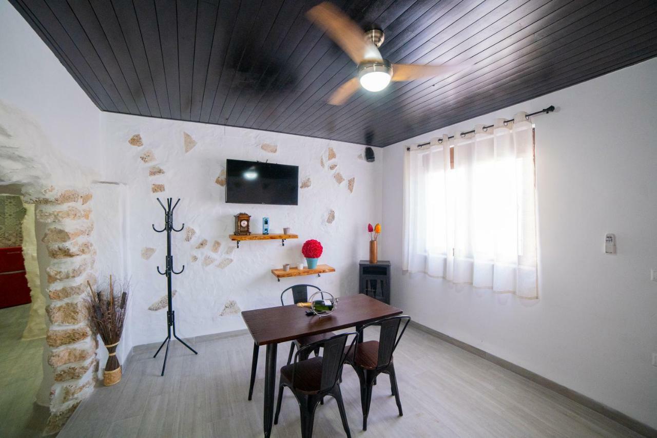 Casa Rural Las Colmenas アルカラ・デル・フカル エクステリア 写真